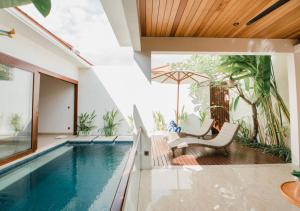 Swimmingpoolen hos eller tæt på The Mavila Sanur