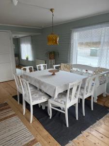 Billede fra billedgalleriet på Fjällbacka, Karlshed Gård i Skistad + 10 billeder