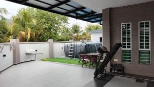 Ban công/sân hiên tại Lapangan Sentosa Homestay Ipoh