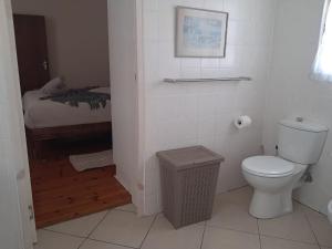 Koupelna v ubytování Modern Home in Historic Neighborhood + 20 fotografií