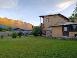 En generel udsigt til bjerge eller udsigt til bjerge taget fra lejligheden + 8 billeder