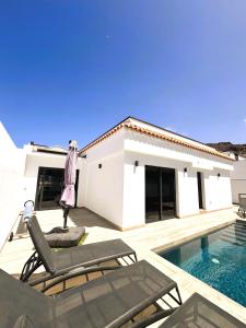 Swimmingpoolen hos eller tæt på Villa Mirlo Seaview