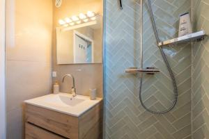 Koupelna v ubytování Cocon Moderne Balcon à Thônes Entre Lac et Montagnes + 15 fotografií