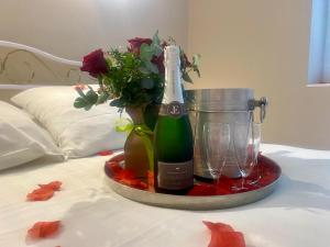 En eller flere senge i et værelse på Studio SO rez de chaussée centre-ville