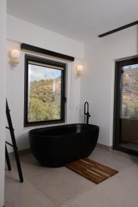 Billede fra billedgalleriet på Theasis Suites, Sitia by Comfortbnb i Roússa Ekklisía