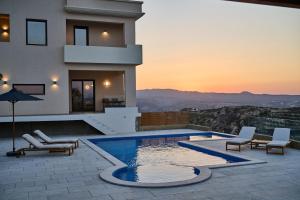 En generel udsigt til bjerge eller udsigt til bjerge taget fra villaen