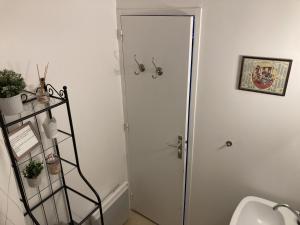 Et badeværelse på Le Clos Léonard Honfleur + 12 billeder