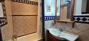 Koupelna v ubytování La tinaja 64 luxury views + 81 fotografií