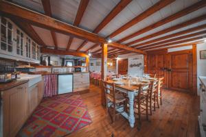 Køkken eller tekøkken på La Ferme Des Astres