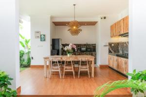 Køkken eller tekøkken på The Lavana Hi Inn Uluwatu