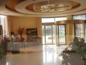 Lobbyen eller receptionen på GreenTree Inn Linyi Bus Station