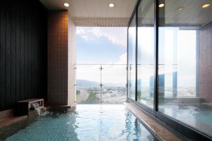Bazén v ubytování Candeo Hotels Chino nebo v jeho okolí