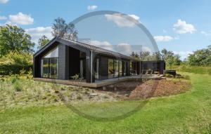 En have udenfor Cozy Home In Sæby With Wifi + 2 billeder