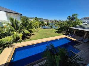 Hồ bơi trong/gần WEG Laguna Residence