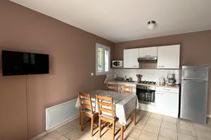 Nhà bếp/bếp nhỏ tại La villa fonbrun au calme +30 ảnh