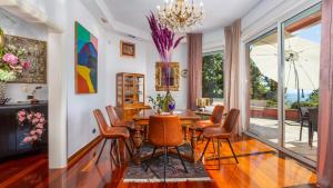 Et opholdsområde på Villa Anamia with seaview by Villas Guide