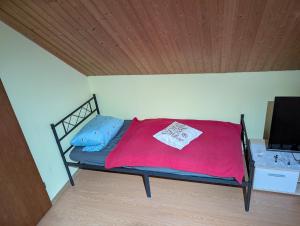 Postel nebo postele na pokoji v ubytování Ferienwohnung Burmester von Privat!