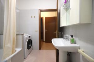 Ένα μπάνιο στο B&B L'uva Fragolina