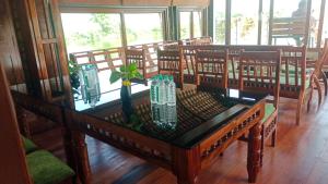 Restaurace v ubytování Kalappura Houseboats & Tours