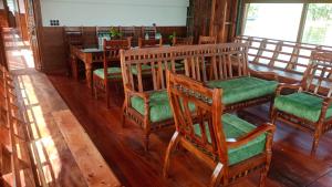 Posezení v ubytování Kalappura Houseboats & Tours