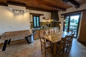 Fotografie z fotogalerie ubytování Large family home near lake and resorts v destinaci Saint-André-dʼEmbrun + 13 fotografií