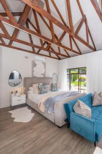 Postel nebo postele na pokoji v ubytování 2 On Lismore Guesthouse + 214 fotografií