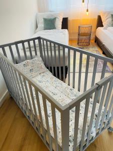 Postel nebo postele na pokoji v ubytování Business & fitter Apartment Schwabach