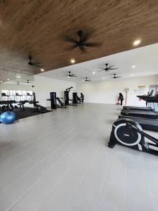Fitness centrum a/nebo fitness zařízení v ubytování Faeizal Homestay