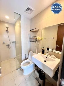 Phòng tắm tại Stylish Studio Stay at Saint Dominique