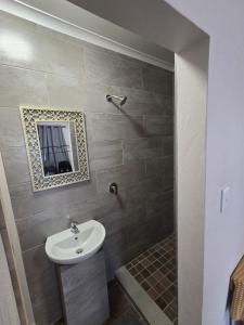 Et badeværelse på House 205 + 16 billeder