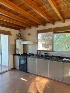 Køkken eller tekøkken på Casa Siquiman + 14 billeder