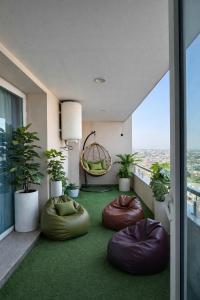 Χώρος καθιστικού στο Presidential Two Bedrooms Suite In Gold Crest Residency- DHA Phase 4 Lahore