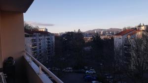 En generel udsigt til bjerge eller udsigt til bjerge taget fra den private indkvartering