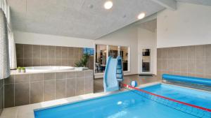 Swimmingpoolen hos eller tæt på Villavilla #456