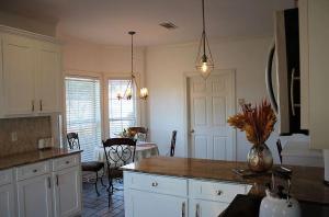 Køkken eller tekøkken på West Point Retreat + 11 billeder