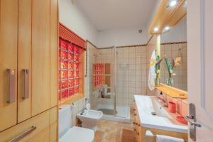 Et badeværelse på Casa Los Duraznos + 22 billeder