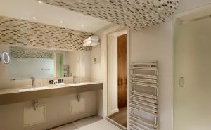 Un baño de Norfolk Towers Paddington