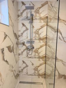 Et badeværelse på Casa Crisan + 33 billeder