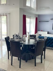 Posezení v ubytování Villa d'architecte 4 chambres 9 Personnes Proche Disney Paris