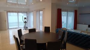 Posezení v ubytování Villa d'architecte 4 chambres 9 Personnes Proche Disney Paris