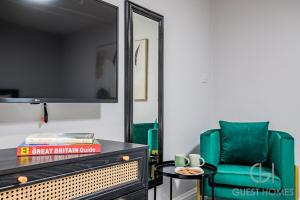 Et tv og/eller underholdning på Guest Stays - Bridge Street Studio 2