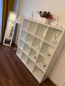 Biblioteket i lejligheden + 17 billeder