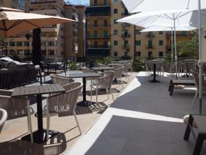 Bygningen som hotellet ligger i + 37 billeder