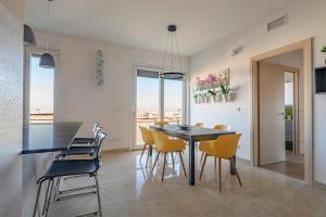 Μια τηλεόραση ή/και κέντρο ψυχαγωγίας στο Marconi Skyline