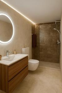 Et badeværelse på Escala - Family Room + 23 billeder