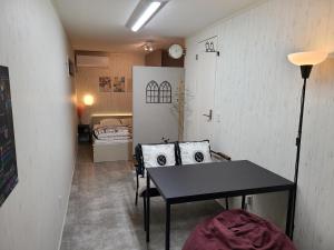 Postel nebo postele na pokoji v ubytování Greci Art Tokyo-Kinshicho Area Private room-