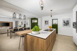 Køkken eller tekøkken på Villa Marija Medulin by Villsy