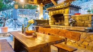 Fotografie z fotogalerie ubytování Villa Imortele aria with pool by Villas Guide v destinaci Cres