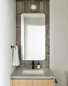 Φωτογραφία από το άλμπουμ του ROOST Rainey στο Ώστιν