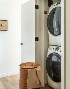 Φωτογραφία από το άλμπουμ του ROOST Rainey στο Ώστιν